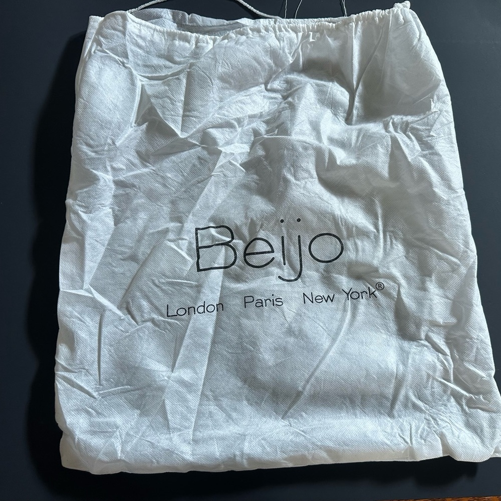 Beijo Cream and Tan Shoulder Bag - Picture 11 of 11